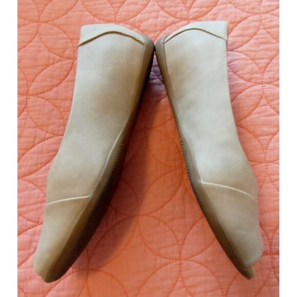 Baretraps Jasmyn Women Beige Hidden Wedge Peep Toe Comfort Flats Shoes - 8.5M - Picture 3 of 8